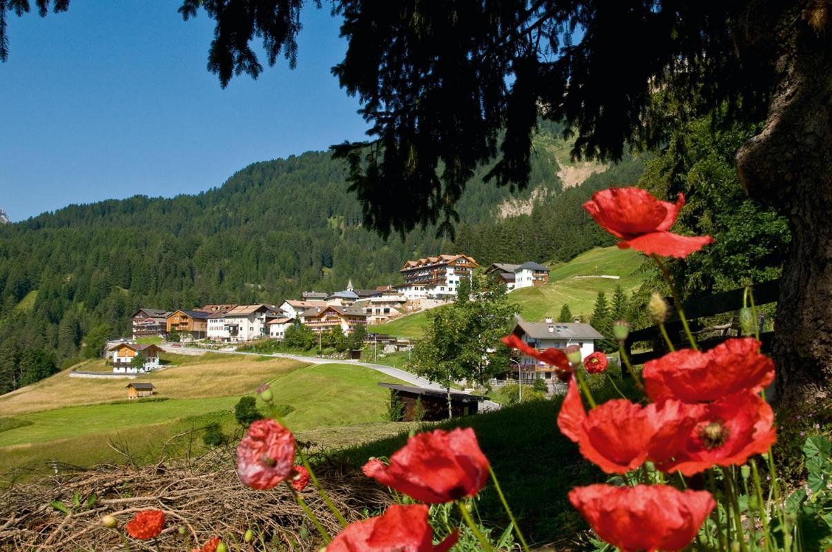 Family & Wellness Hotel Fontana Vigo di Fassa Εξωτερικό φωτογραφία