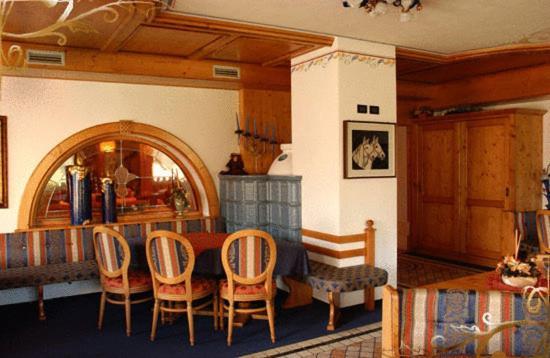 Family & Wellness Hotel Fontana Vigo di Fassa Εξωτερικό φωτογραφία