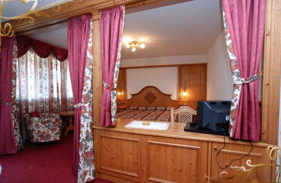Family & Wellness Hotel Fontana Vigo di Fassa Εξωτερικό φωτογραφία